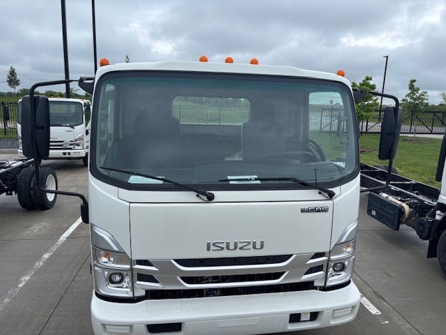 2025 Isuzu NRR Cab and Chassis - image 3